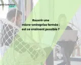 Un homme et une femme regardent un ordinateur. Le texte suggère qu'il est possible de fermer une entreprise individuelle et d'en ouvrir une autre.